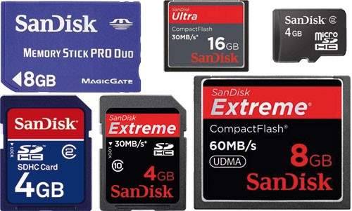  Akcesoria komputerowe - Karty pamięci microSD, karty SD i inne Prawie każde urządzenie mobilne, konsole, telefony czy aparaty umożliwiają rozszerzenie wewnętrznej pamięci o dodatkową ilość miejsca za pomocą slotu kart pamięci . I choć są to niewielkie nośniki danych , warto dowiedzieć się, czym kierować się przy ich wyborze. Karty SD (Secure Digital) – do 2 GB. Karty microSD – do 128 GB. Są przede wszystkim wykorzystywane w telefonach komórkowych. Karty CF (CompactFlash) - prędkość transmisji danych wynosi 133 MB/s. Karty M2 (Memory Stick Micro) do 16 GB. Karty SDHC (Secure Digital High Capacity) – są to karty SD o zwiększonej pojemności. Karty microSDHC – pomniejszona wersja karty SDHC. Karty SDXC (Secure Digital Extended Capacity) – Charakteryzują się wysoką pojemnością dochodzącą do 2 TB 